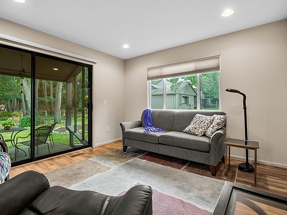 4th image of 3747 Cedaridge Rd