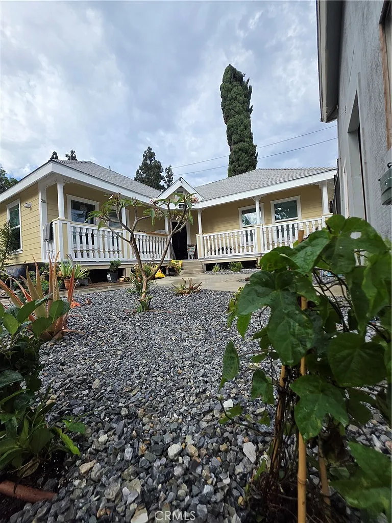 2 bed, 800 sqft, $2,800 — Photo 1
