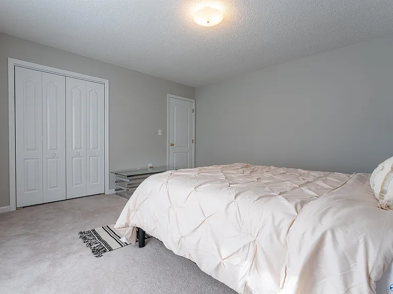 127 Sunset Blvd — Photo 30