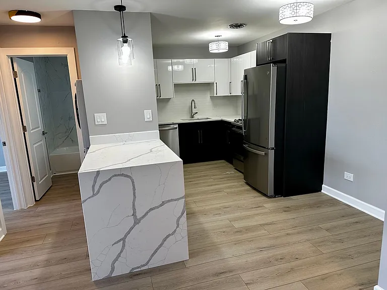 Loyola Beach Apartments — Photo 5