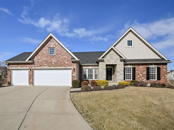 307 Ashberry Place Ct, Lake Saint Louis, MO 63367