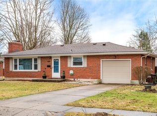 463 Country Club Dr, Xenia, OH 45385