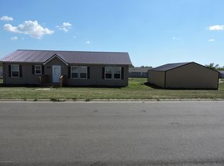 304 6th St NE, Belfield, ND 58622
