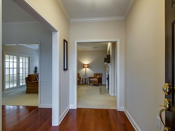 3rd image of 136 Prince William Ln