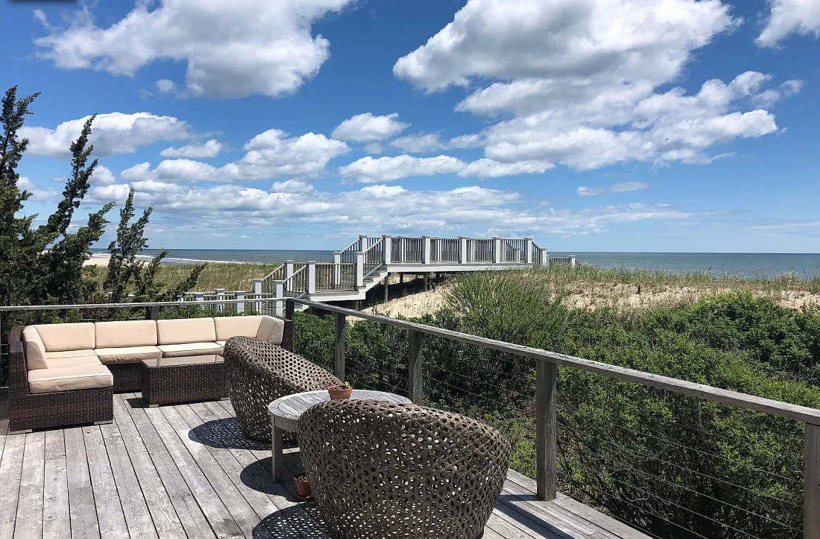 Water Mill Oceanfront Rental — Photo 1