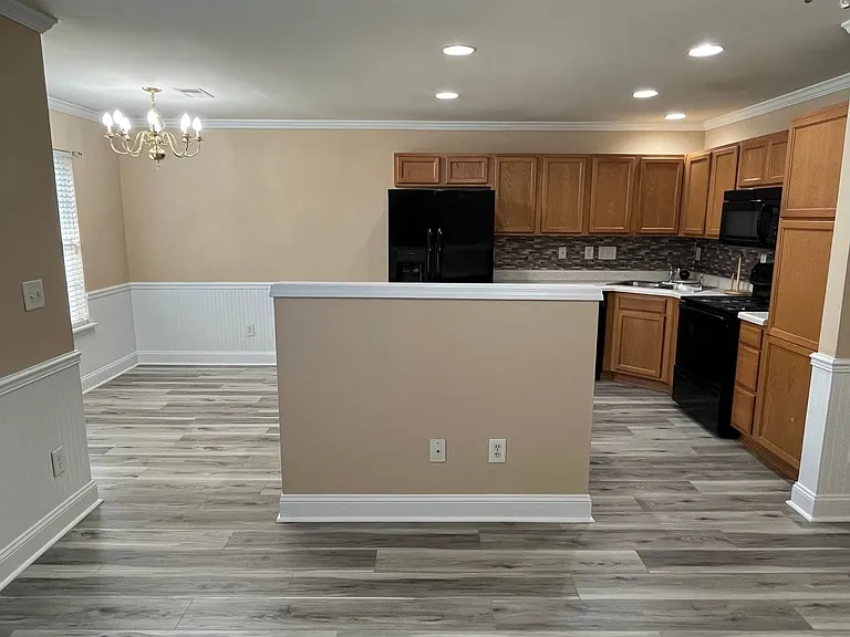 11838 Shoemaker Ct — Photo 7