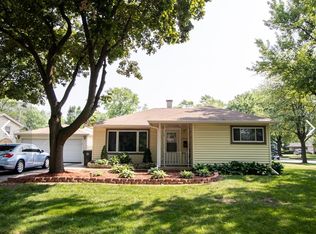 3205 Hawk Ln, Rolling Meadows, IL 60008
