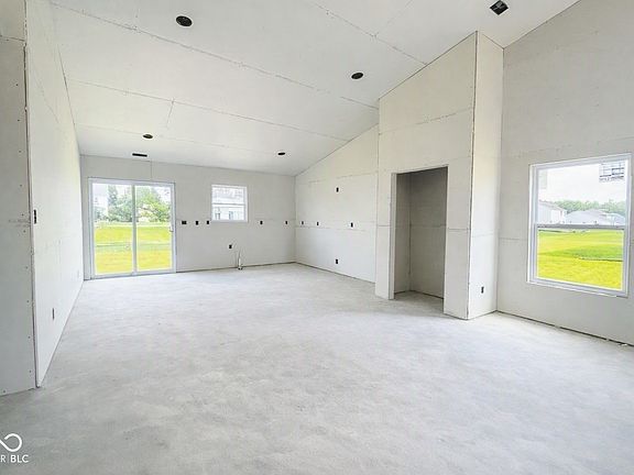 4th image of 2023 Sandhill Dr