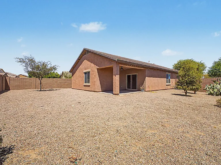 41177 W Lucera Ln — Photo 29