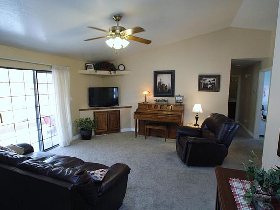 5th image of 1222 E Chokeberry Dr