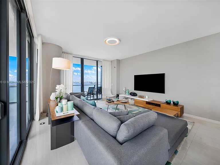 480 NE 31st St #2807 — Photo 45