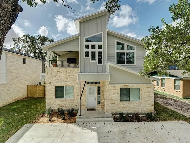4308 Oaklawn St — Photo 2