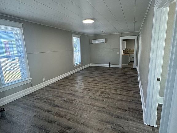 2nd image of 619 W Forest St