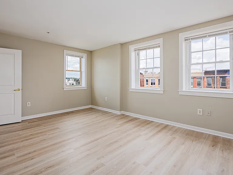2438 Saint Paul St #2H — Photo 10