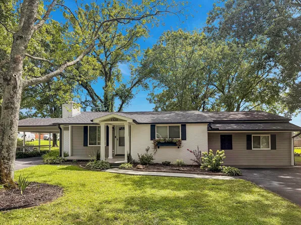 1320 Wooten Rd, Ringgold, GA 30736