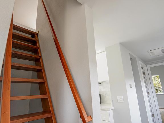4th image of 519 Cottonwood St #B