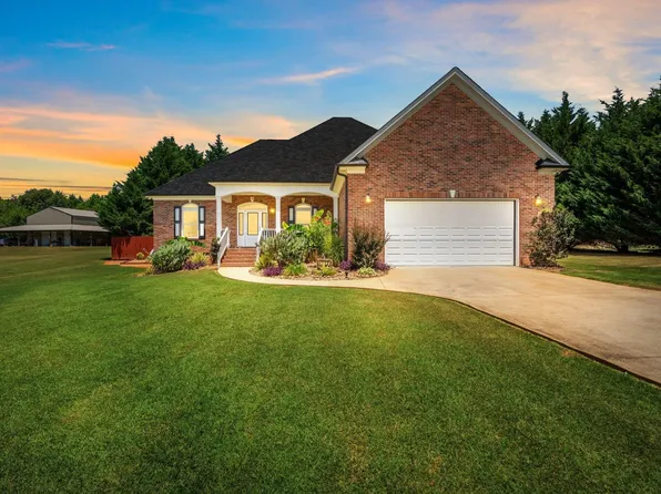 112 Old Leonard Rd, Woodruff, SC 29388