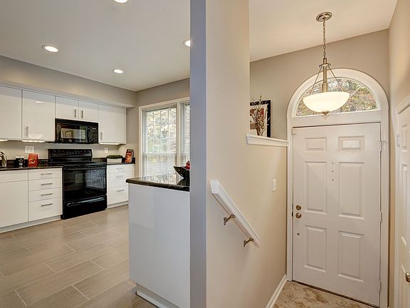 Bright & airy. Nice details.