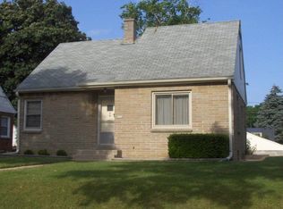 5900 N 35th St, Milwaukee, WI 53209