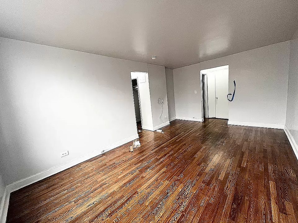 2nd image of 1145 E 35th St APT 4E