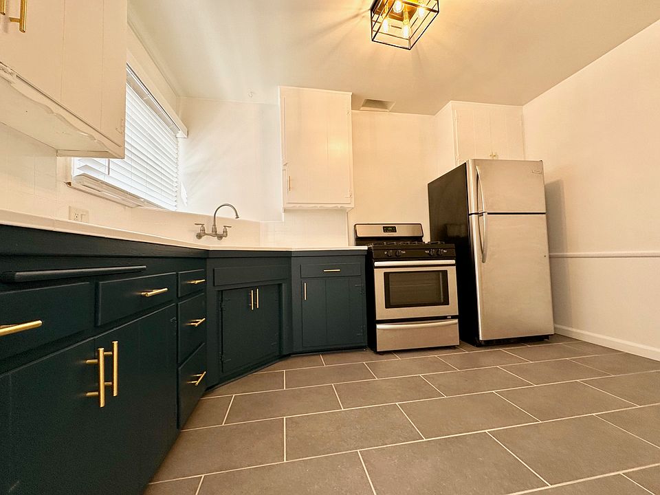 1st image of 13519 Moorpark St #2