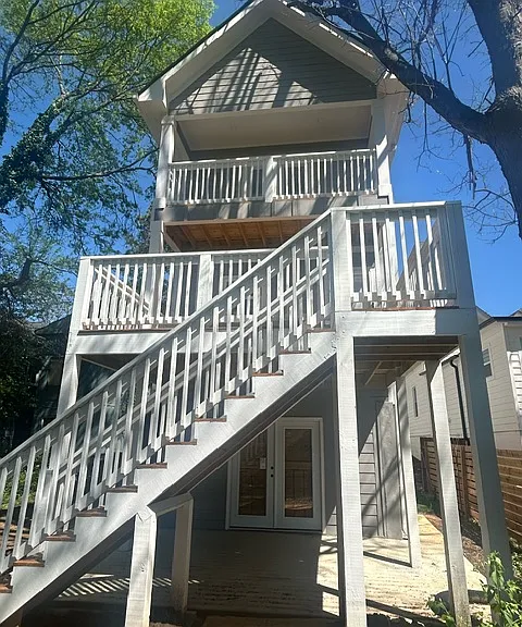857 McDaniel St SW — Photo 2