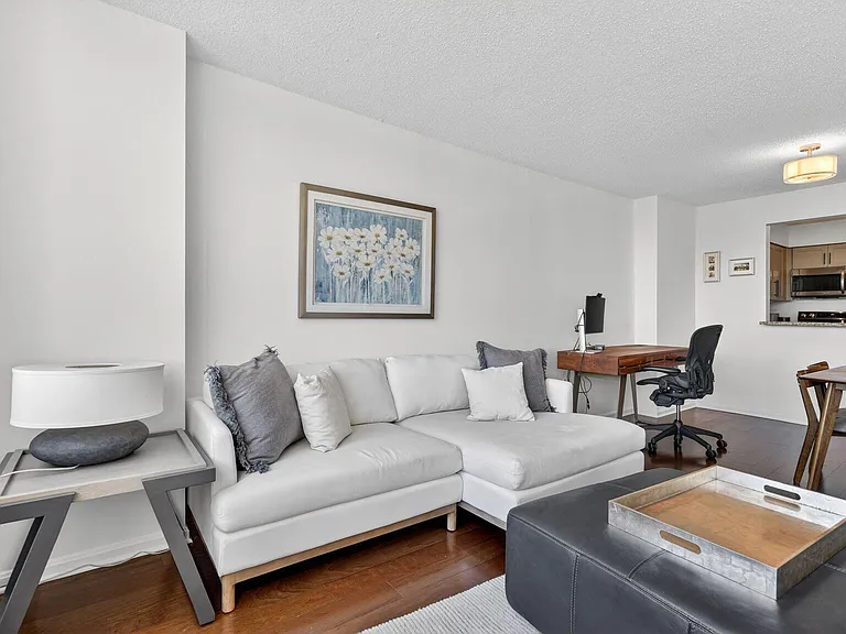10101 Grosvenor Pl #614 — Photo 3