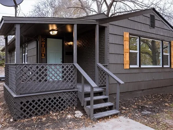 2010 E 82nd St, Kansas City, MO 64132