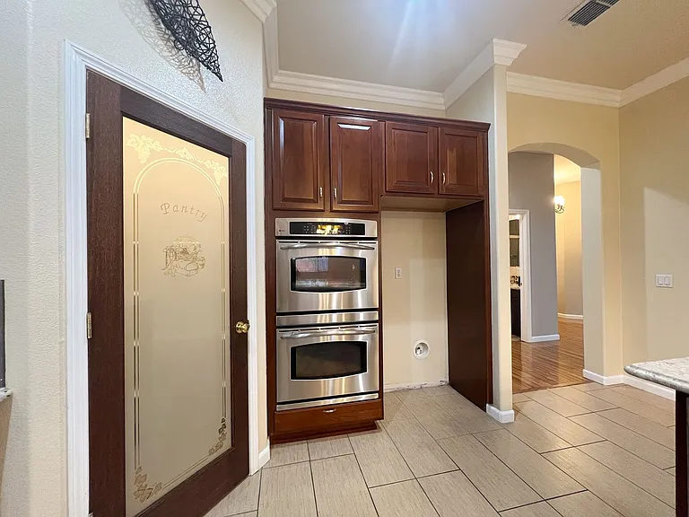 9721 Toscano Dr — Photo 16