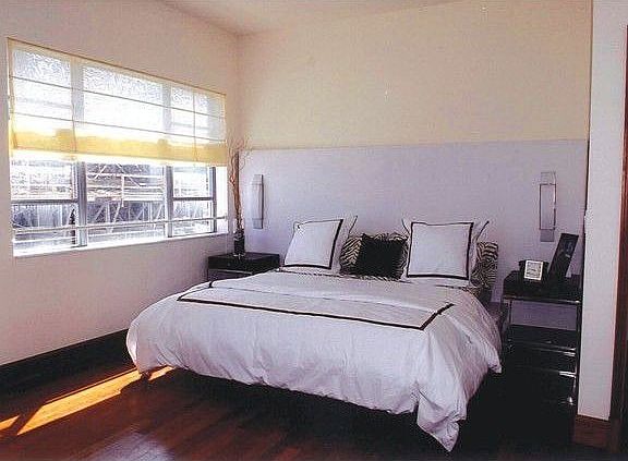 5th image of 3739 Collins Ave #301