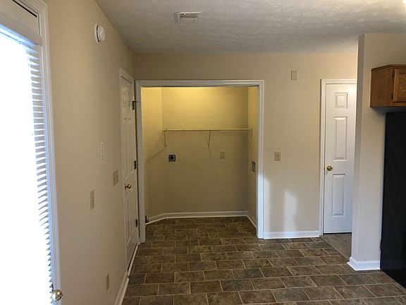 4th image of 300 Mary Rose Ln