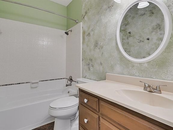 3rd image of 137 E Windsor Dr