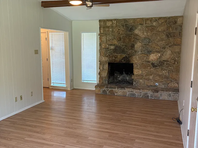2708 Runningbrook Ln — Photo 2
