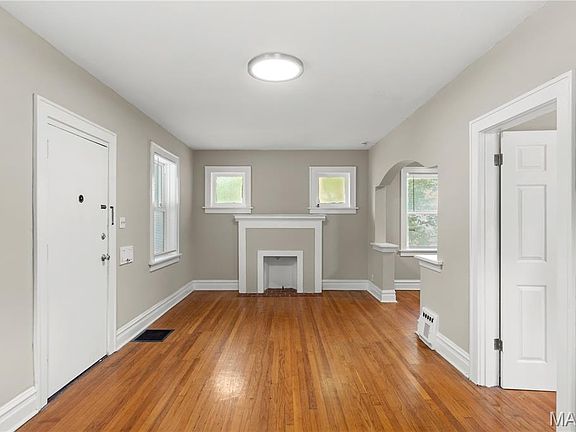 5th image of 3800 Oakridge Blvd