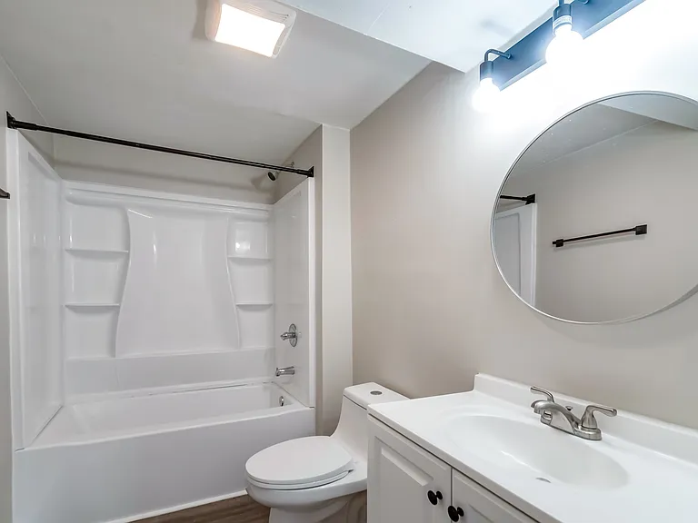 Downstairs bathroom for bedrooms 5, 6, 7