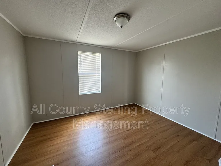 579 SE Baker Ave — Photo 12