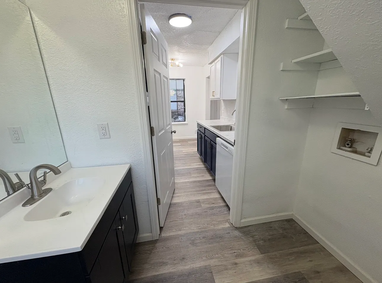 2 bed, 1.5 bath, 825 sqft, $995 — Photo 4