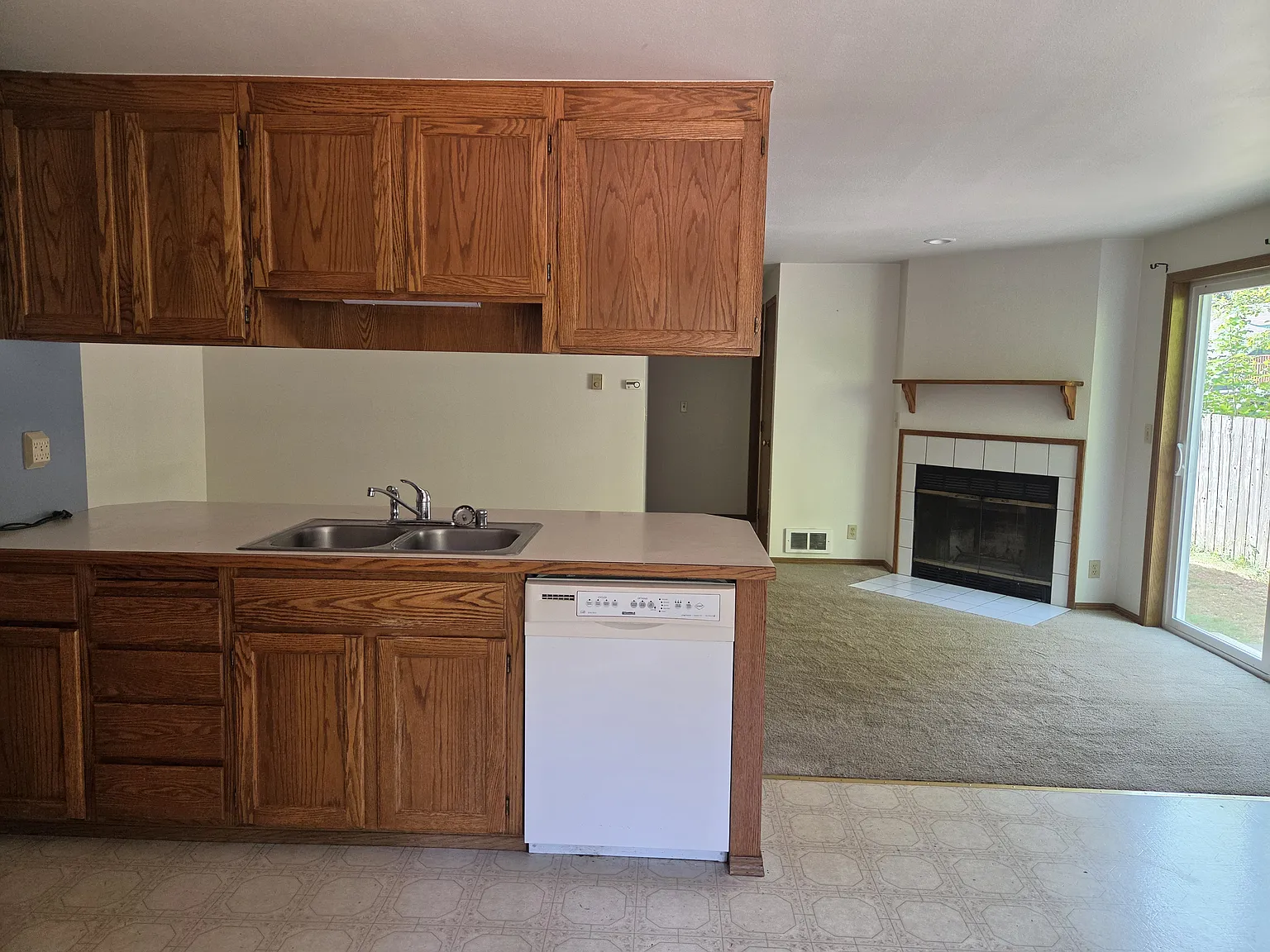 2 bed, 960 sqft, $2,000 — Photo 3