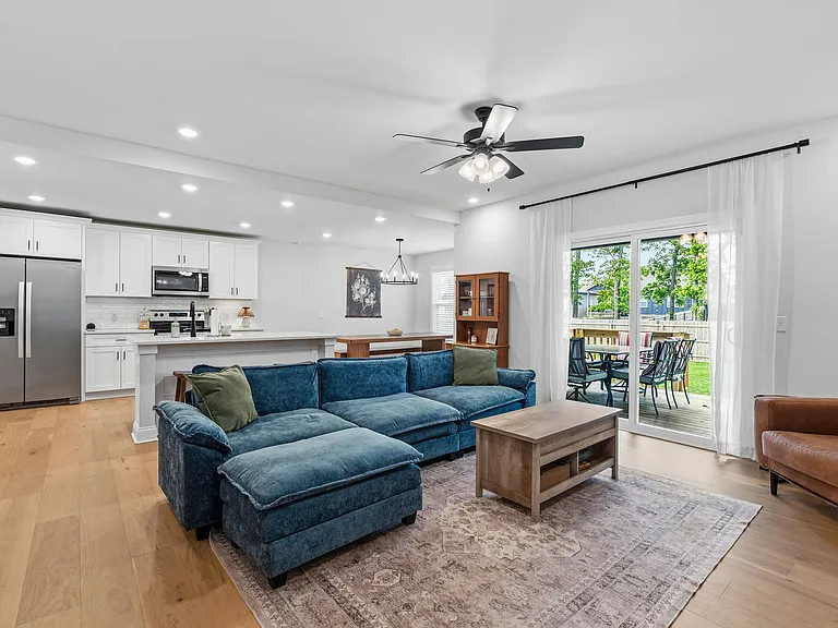 668 Pleasant Meadow Ln — Photo 13