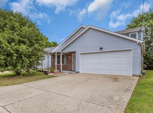 99 Edgehill Ln, Hendersonville, TN 37075