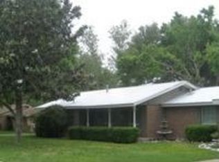 207 Frederick Rd, Fredericksburg, TX 78624