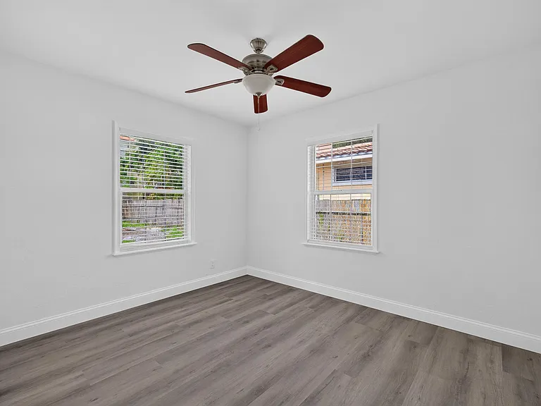 423 SW 11th Ct #A — Photo 15