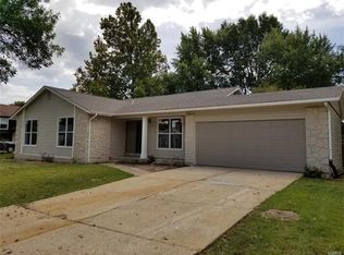 26 Meadow Ridge Dr, Saint Peters, MO 63376