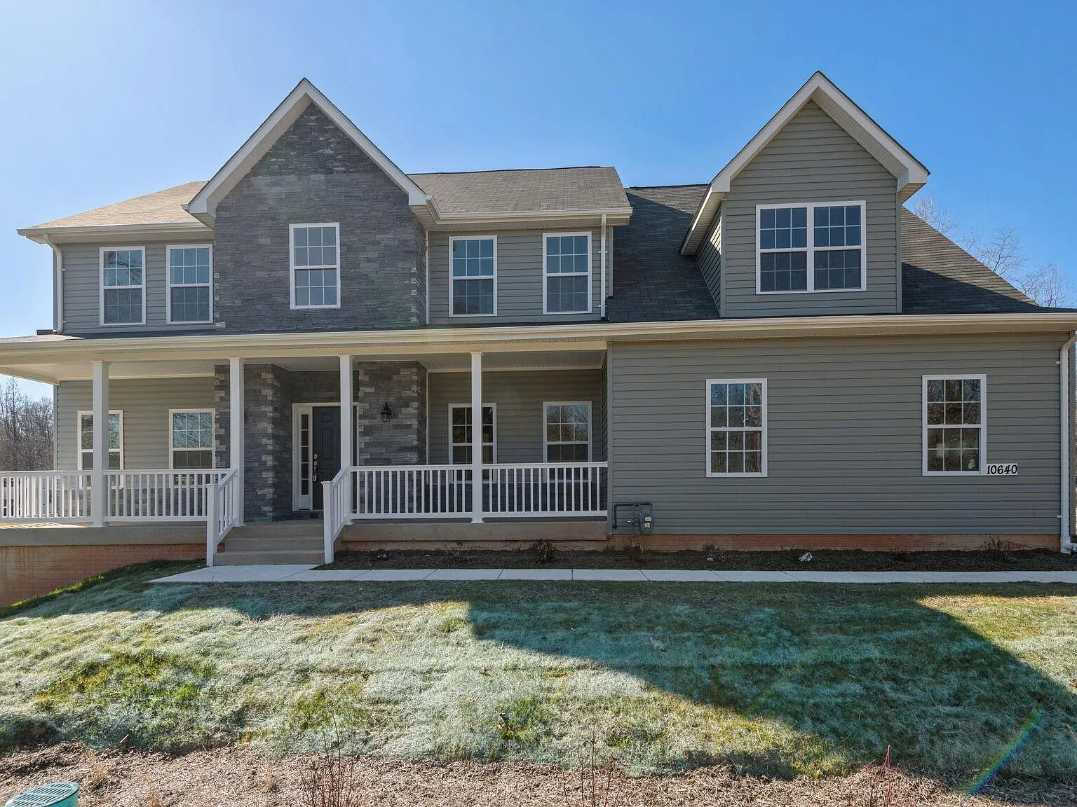 4 bed, 3.5 bath, 3500 sqft, $4,100 — Photo 2