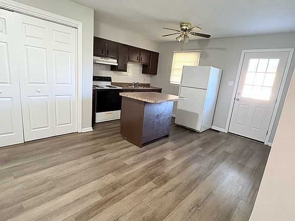 3rd image of 206 Morningside Dr