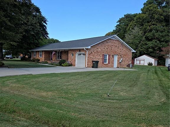 3rd image of 126 Tabb Ln