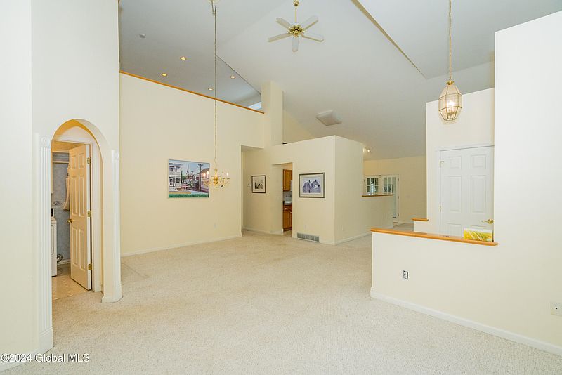 4th image of 27 Donegal Way