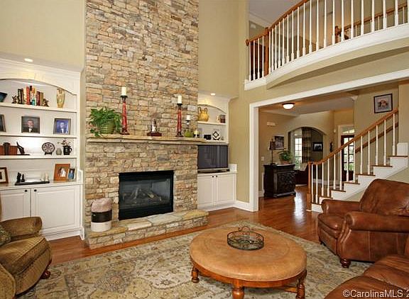 3rd image of 204 Royalton Pl