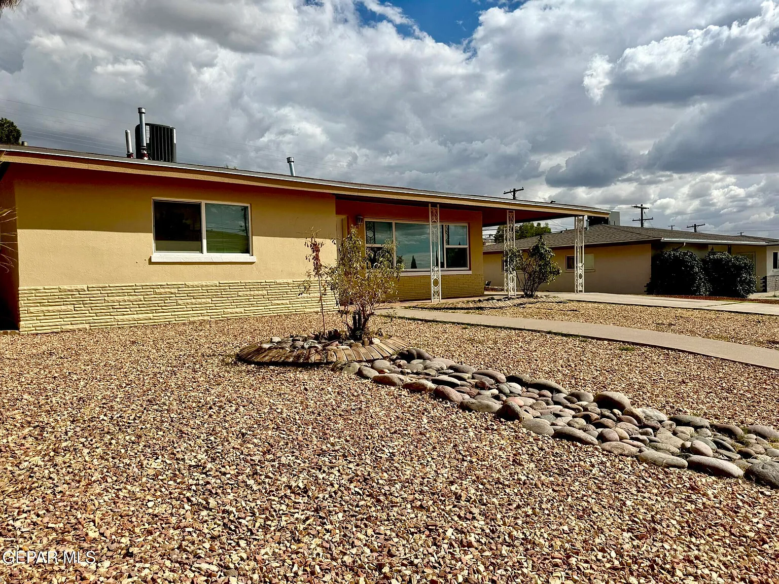 3 bed, 2.0 bath, 1440 sqft, $1,550 — Photo 2