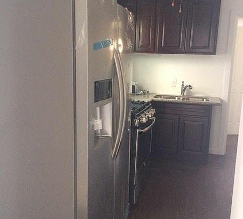 2nd image of 3016 Blodgett St #8